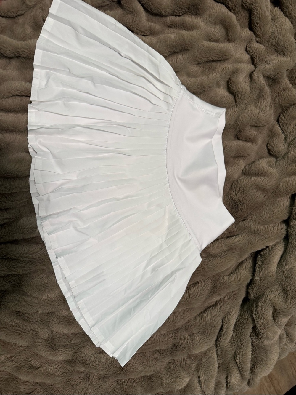 ALO Yoga White Women's Shirt